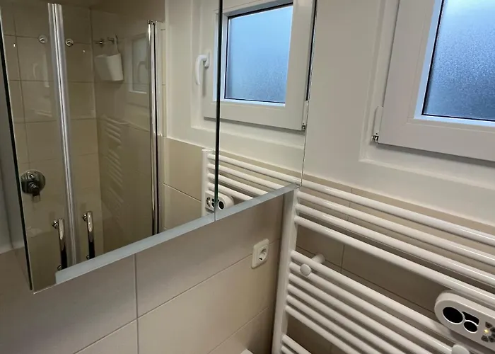 Hausboot-see-rad-sups-meer-familie-urlaub! Πλωτό κατάλυμα